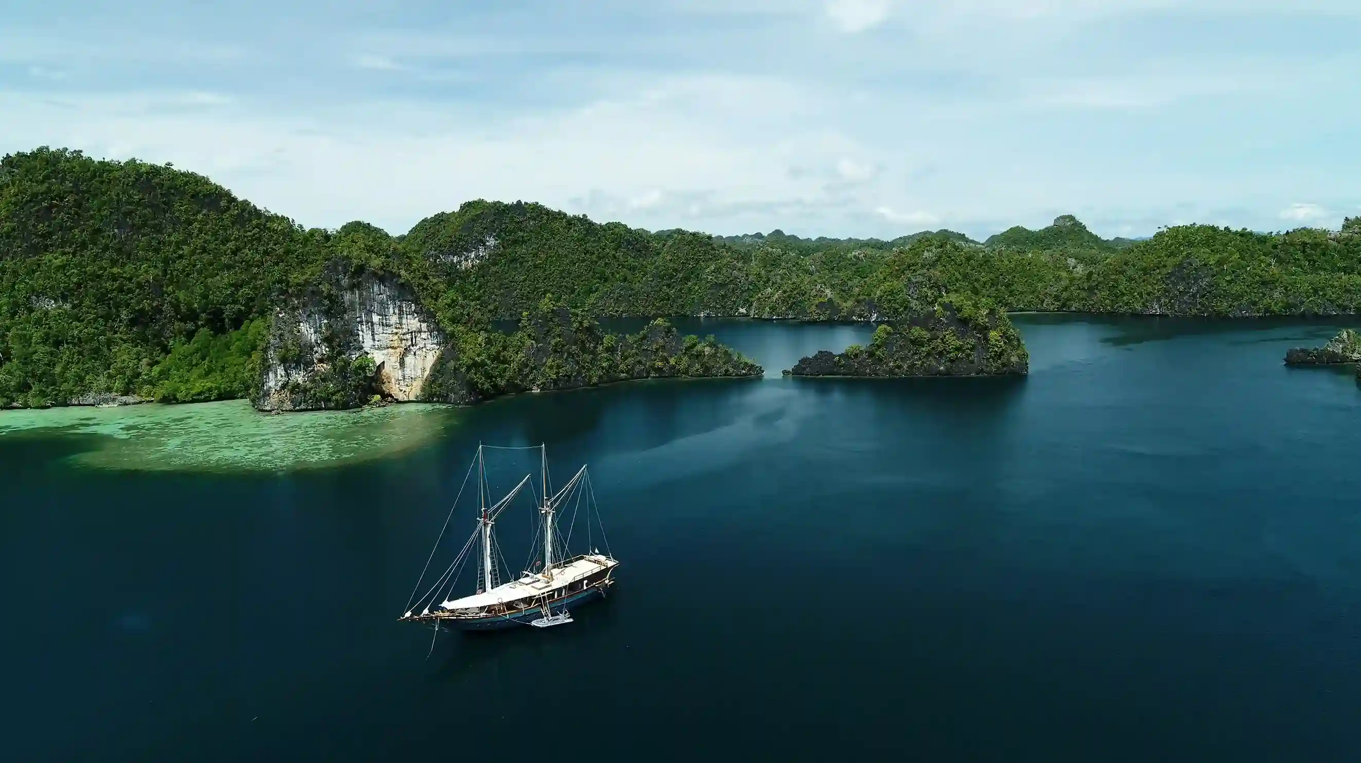 Raja Ampat phinisi aerial