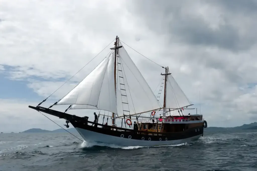 Small-Group Raja Ampat Liveaboards Capped at 12 Divers