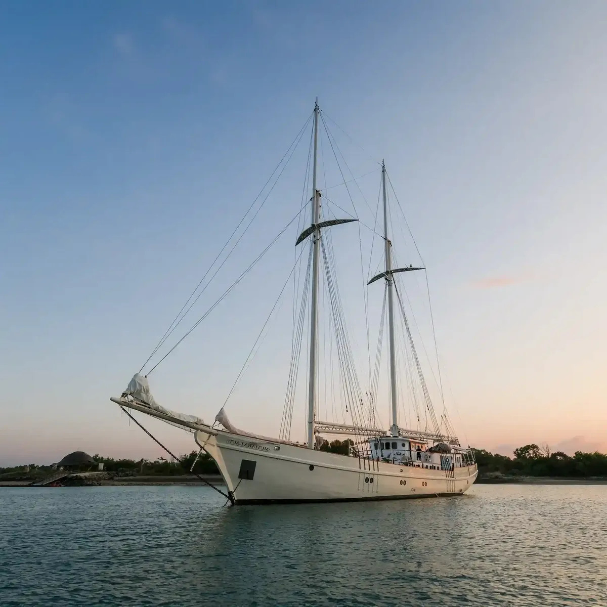 Mutiara Laut liveaboard sailing Raja Ampat