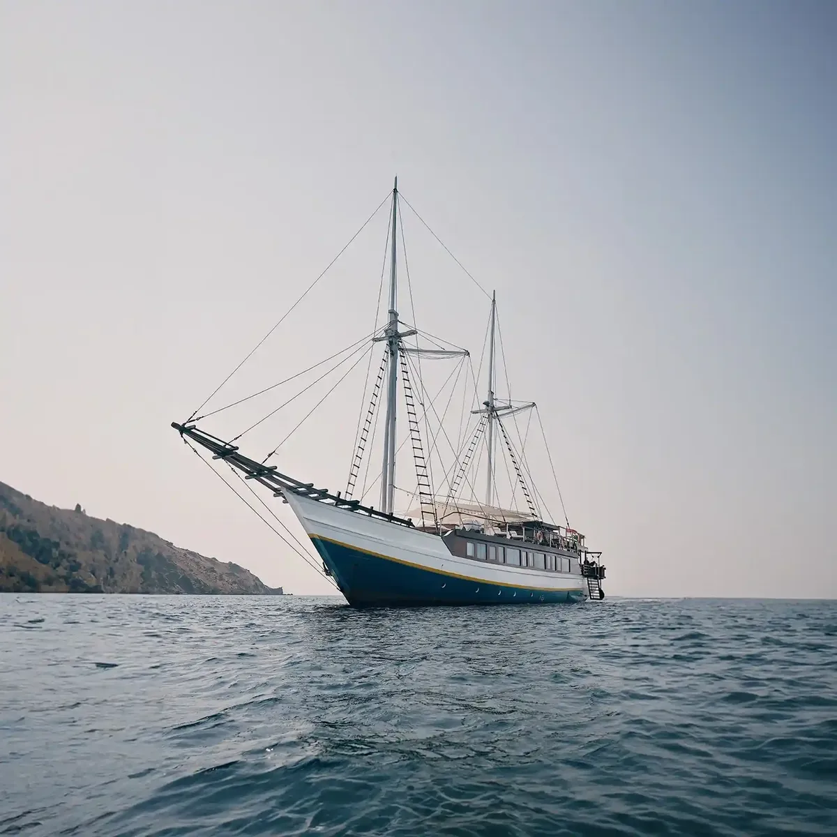 Nayara Yacht Phinisi liveaboard sailing Raja Ampat