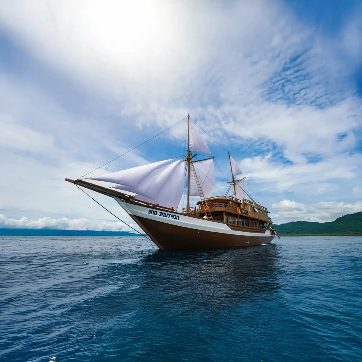 Neptune One liveaboard sailing Raja Ampat