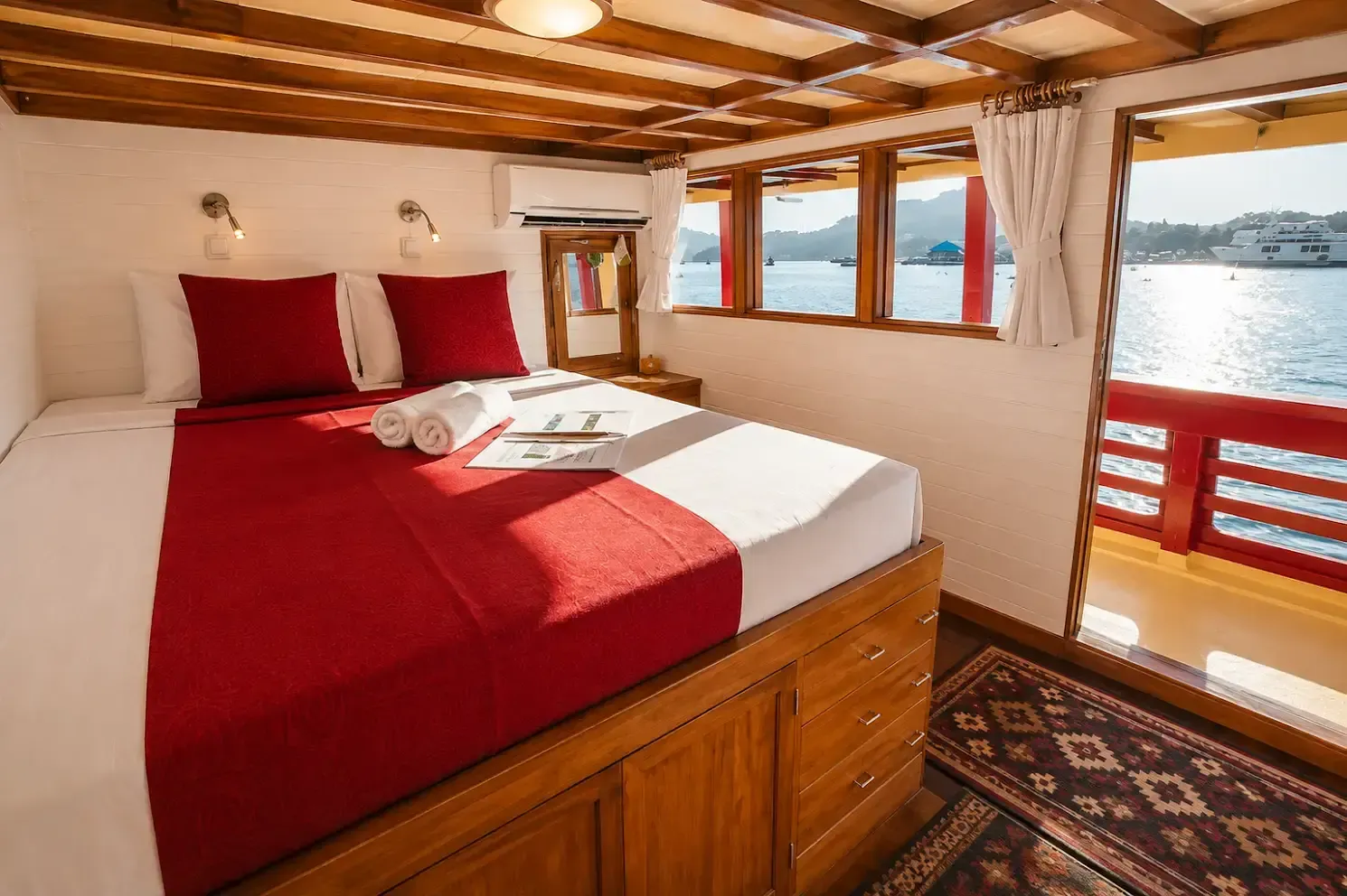 Liveaboard interior — Cabin 7 9 Seven Seas Liveaboard