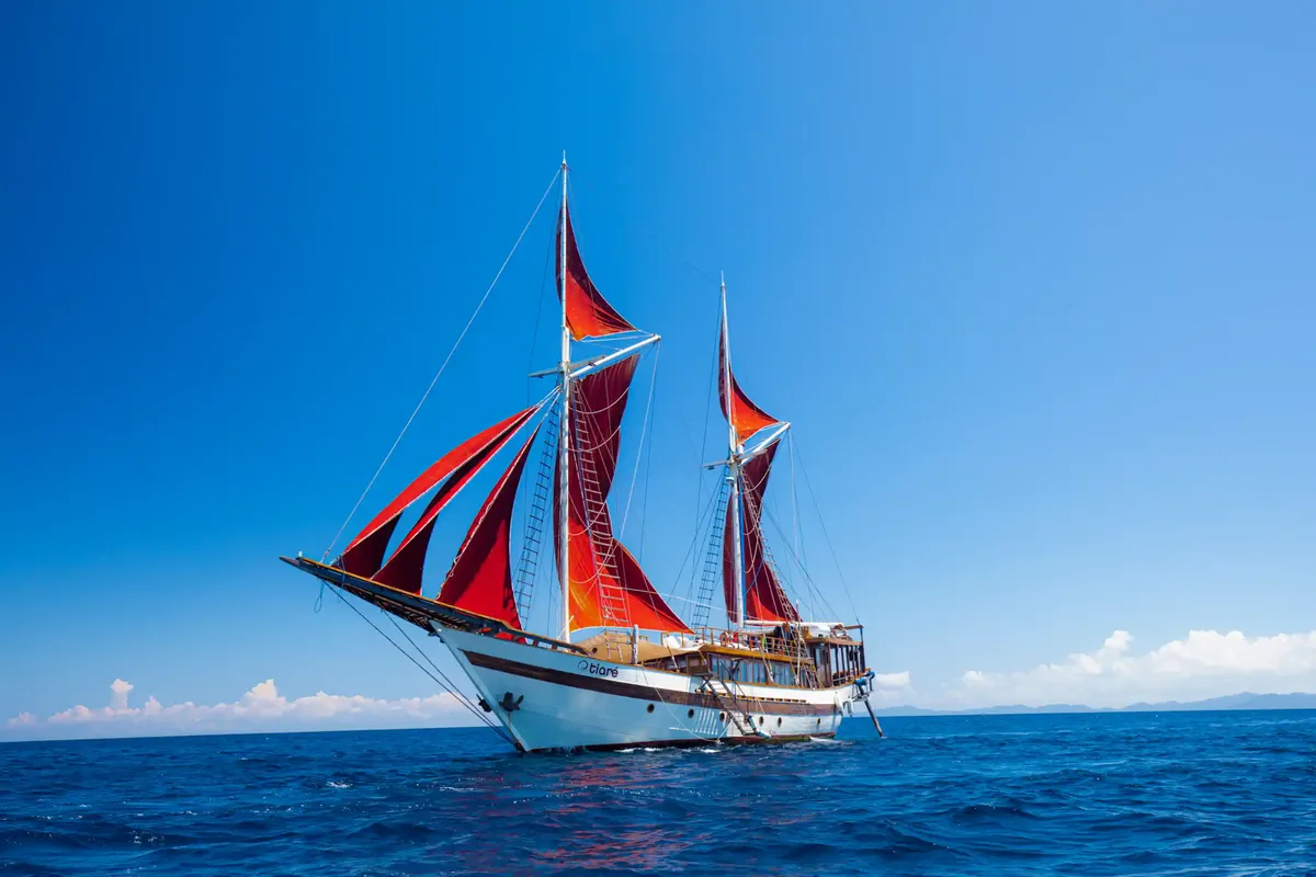 Tiare Liveaboard liveaboard sailing Raja Ampat